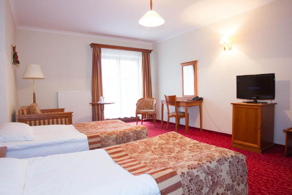 Hotel Stodolka Cminsk Exterior photo